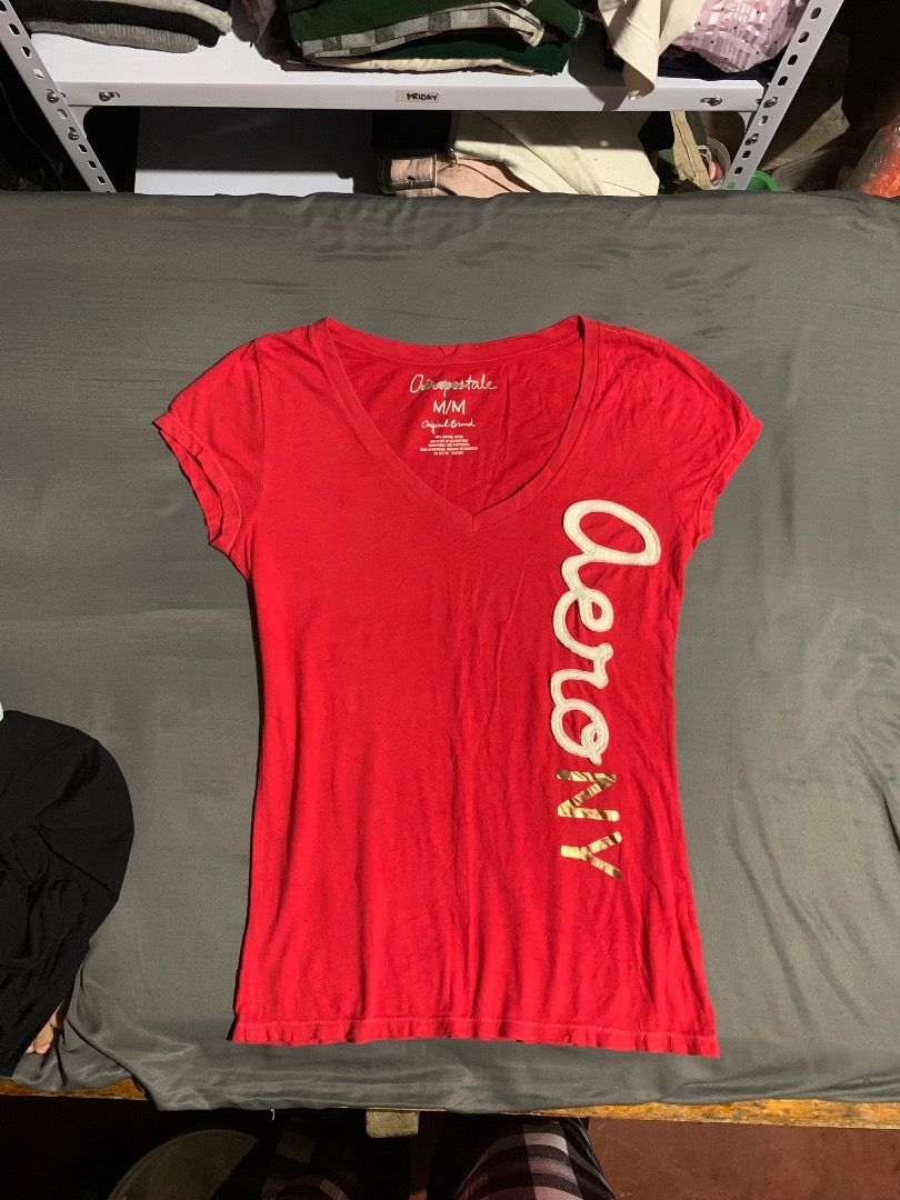 Aéropostale V-neck cap-sleeve tee (Category: Luxury Apparel) located in Iligan City. Submitted by emmalizz (Listing ID 1468826882, Image 1). Description: .