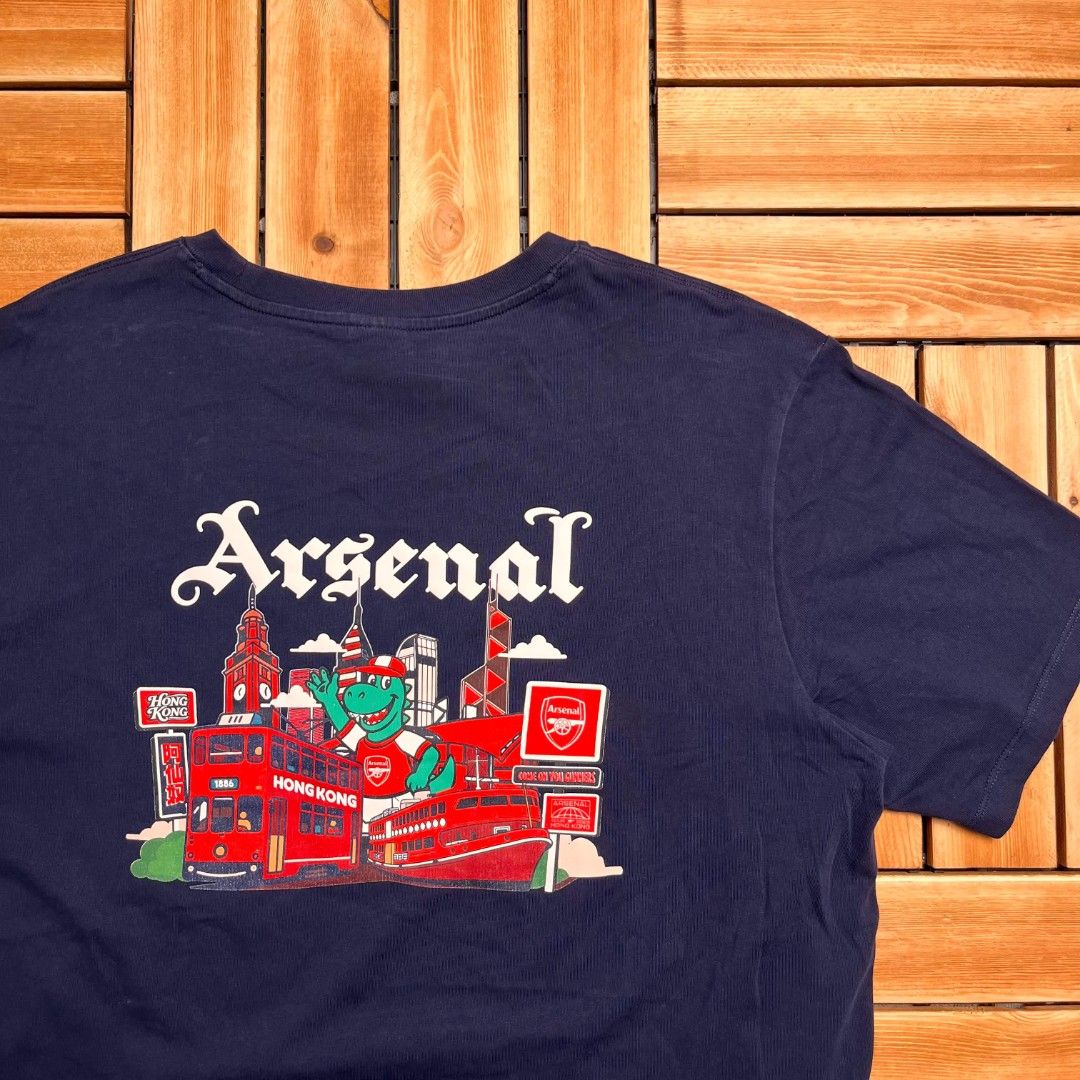ARSENAL GRAPHIS SHIRT (Category: Formal Shirts) located in Floridablanca. Submitted by d_elevated (Listing ID 1468813675, Image 3). Description: .