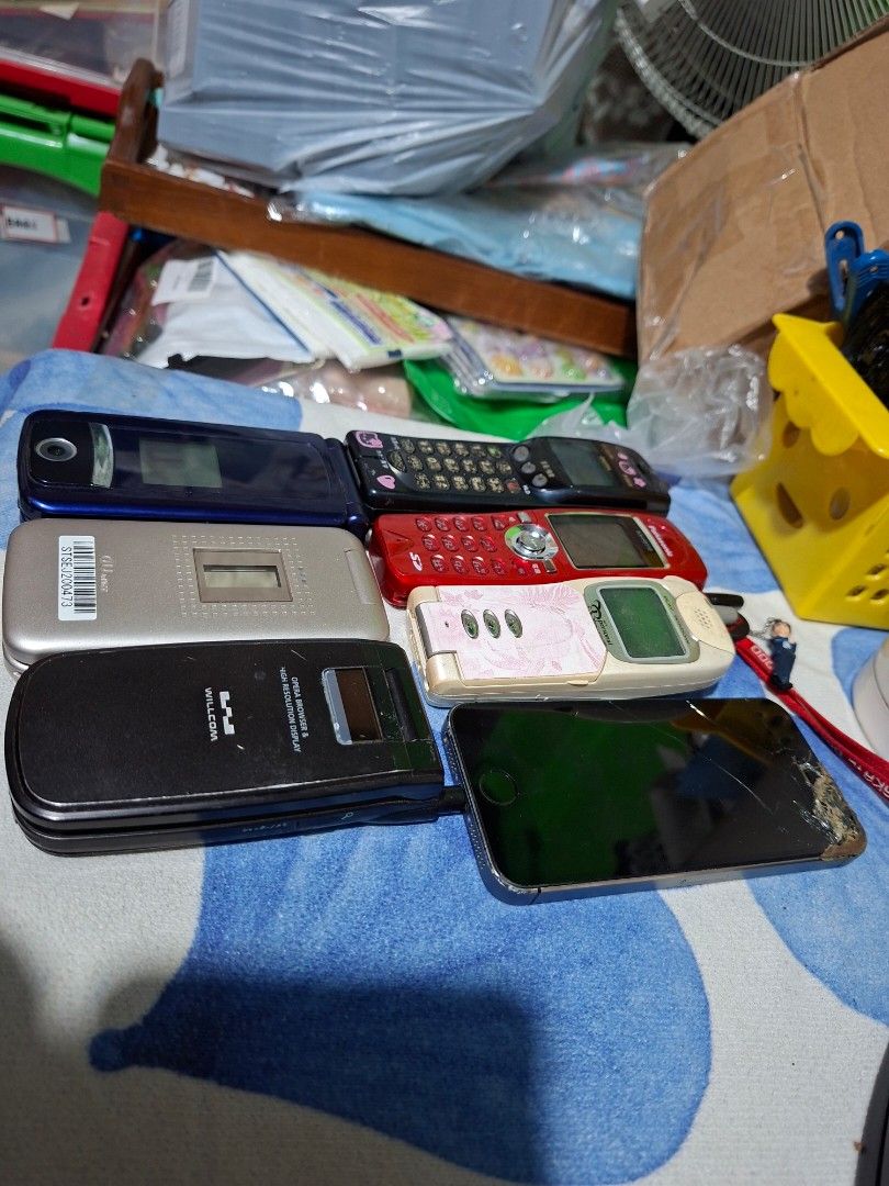 AS IS PHONE FROM JAPAN (Category: Early Generation Mobile Phones) located in Lucena. Submitted by dai_suki (Listing ID 1468872174, Image 2). Description: AS IS PHONES.. japan surplus source jrs courier only 1st to pay.