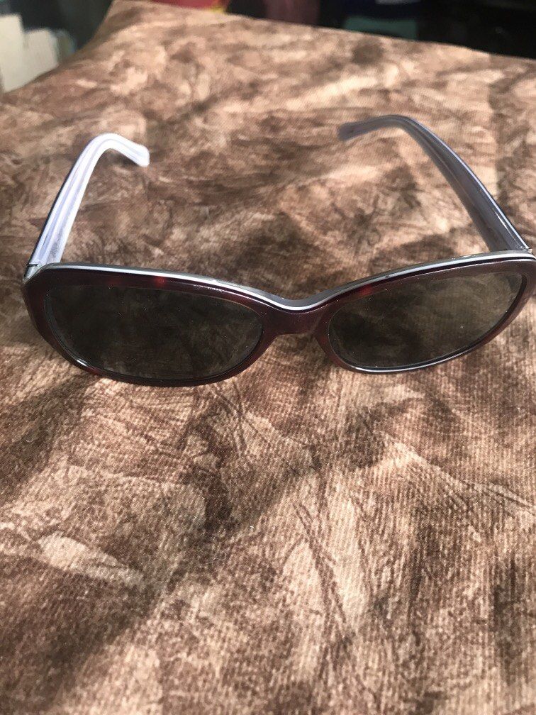 Ashby Grace sunglass authentic (Category: Sunglasses & Eyewear) located in Baguio. Submitted by agozun61 (Listing ID 1468758412, Image 1). Description: Authentic Ashby Grace sunglass. Size 56.good condition ..