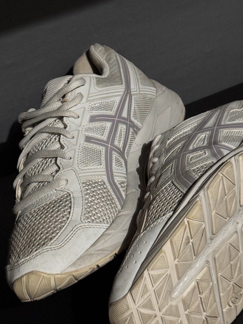 ASICS GEL CONTEND 4 (Category: Casual Shoes) located in Pateros City. Submitted by buynsell.ph (Listing ID 1468723359, Image 3). Description: ASICS GEL CONTEND 4 Used pair Running shoes Size: 40/ 25.5cm.
