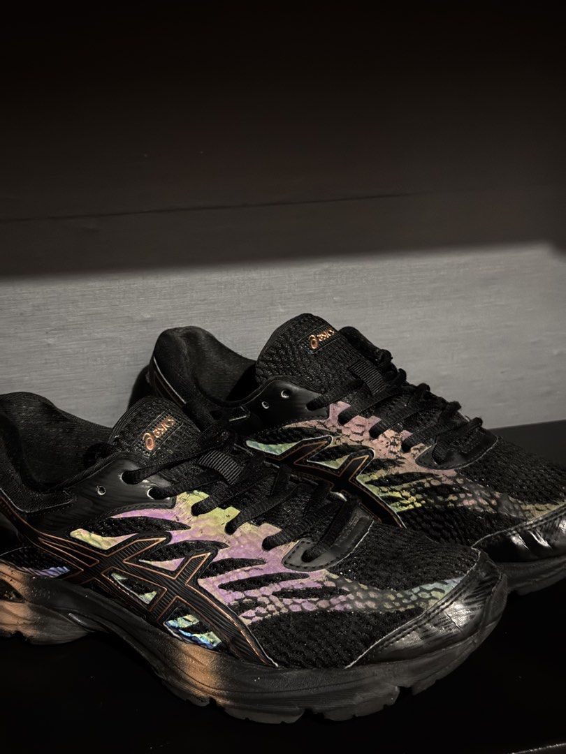 ASICS GEL FLUX 4 (Category: Casual Shoes) located in Pateros City. Submitted by buynsell.ph (Listing ID 1468723974, Image 2). Description: ASICS GEL FLUX4 Size: 7.5 m/40eur Used pair only Good for running.