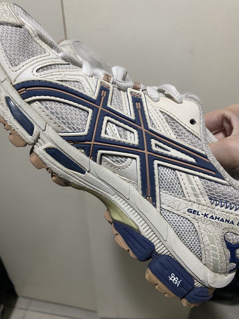 ASICS Gel Kahana (Category: Sneakers) located in Cavite. Submitted by jaffahediah_12 (Listing ID 1468871848, Image 3). Description: 24cm Need to wash Must Read - All items are preloved Payments first via G. - Always limit your expectation when buying. - Some may have flaws, dirts and stains but no major flaws and all items are wearable. Thank you and happy online shopping :) .