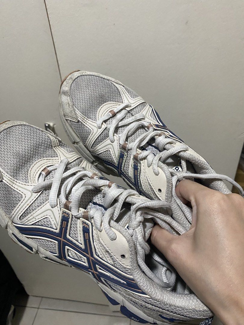 ASICS Gel Kahana (Category: Sneakers) located in Cavite. Submitted by jaffahediah_12 (Listing ID 1468871848, Image 2). Description: 24cm Need to wash Must Read - All items are preloved Payments first via G. - Always limit your expectation when buying. - Some may have flaws, dirts and stains but no major flaws and all items are wearable. Thank you and happy online shopping :) .