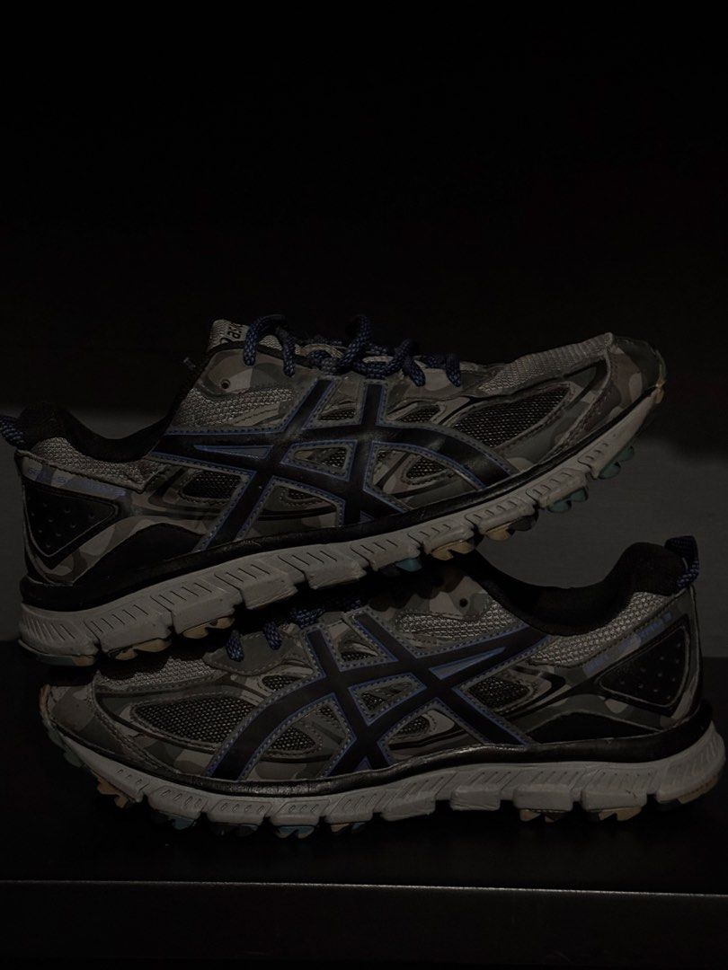 ASICS GEL SCRAM 3 (Category: Sneakers) located in Pateros City. Submitted by buynsell.ph (Listing ID 1468795059, Image 2). Description: Asics gel scram 3 Used. Good condition Good for running/trail Size: 8.5m/42uer.