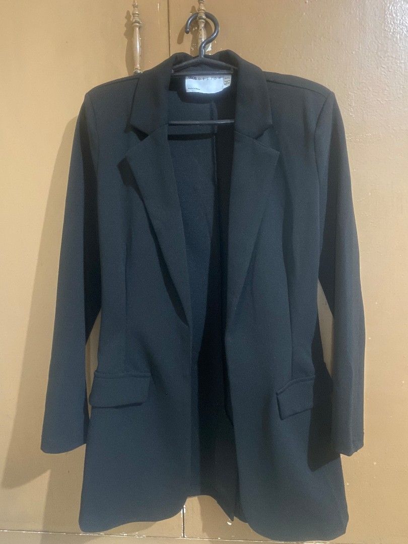 ASOS DESIGN Petite Black Blazer Jacket UK 6 US 2 (Category: Coats, Jackets and Outerwear) located in Muntinlupa City. Submitted by swiftowl.0cc8ab (Listing ID 1468853480, Image 1). Description: - Brand: ASOS Design - Size: Petite UK 6 / US 2 - Color: Classic black - Design: Open front with lapels and two front pocket flaps - Condition / Origin: Clean fabric, made in China - Style: Versatile basic piece perfect for workwear or smart casual looks.