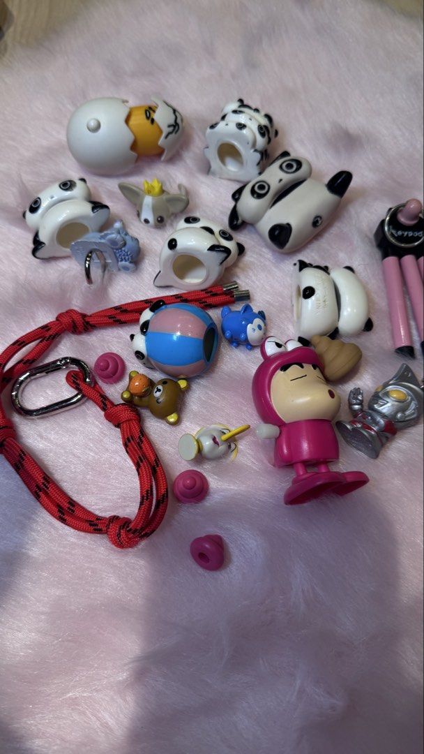 Trinkets Assorted Anime and Cartoon Mini Figurines Keychains Lot (Category: Character Goods) located in Mandaluyong City. Submitted by maelovestoshop (Listing ID 1468887319, Image 2). Description: - Selling as a bundle only.