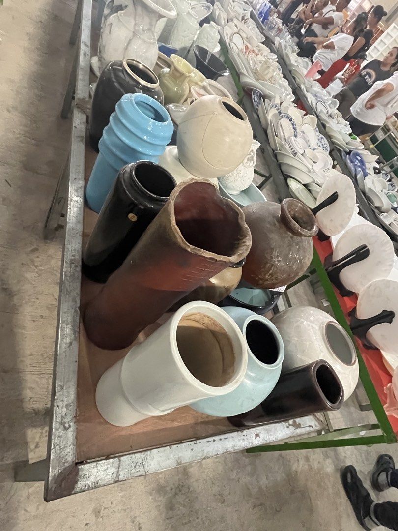 Assorted Vase (Category: Everything Else Others) located in Calasiao. Submitted by xwbj4ycjw975281 (Listing ID 1468748229, Image 3). Description: ₱1500-4800 all goods from Japan .