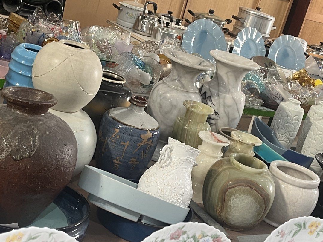 Assorted Vase (Category: Everything Else Others) located in Calasiao. Submitted by xwbj4ycjw975281 (Listing ID 1468748229, Image 2). Description: ₱1500-4800 all goods from Japan .