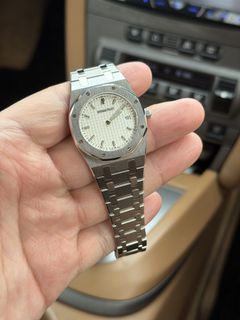 (Category: ) located in . Submitted by lewittluxuryco (Listing ID 1468922719, Image 1). Description: .