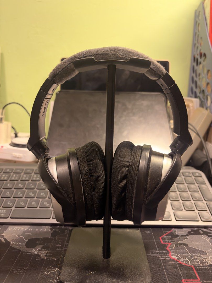 Audio-Technica QuietPoint ATH-ANC7b Headphones (Category: Headphones & Headsets) located in Cavite. Submitted by marxvenn (Listing ID 1468786263, Image 2). Description: WIRED Audio-Technica QuietPoint ATH-ANC7b Active Noise-Cancelling Headphones Good Working condition Uses double A battery (clean terminals) Issues: Ear pad foam shows visible wear due for replacement (readily available on the orange app). However, despite this, it remains comforta