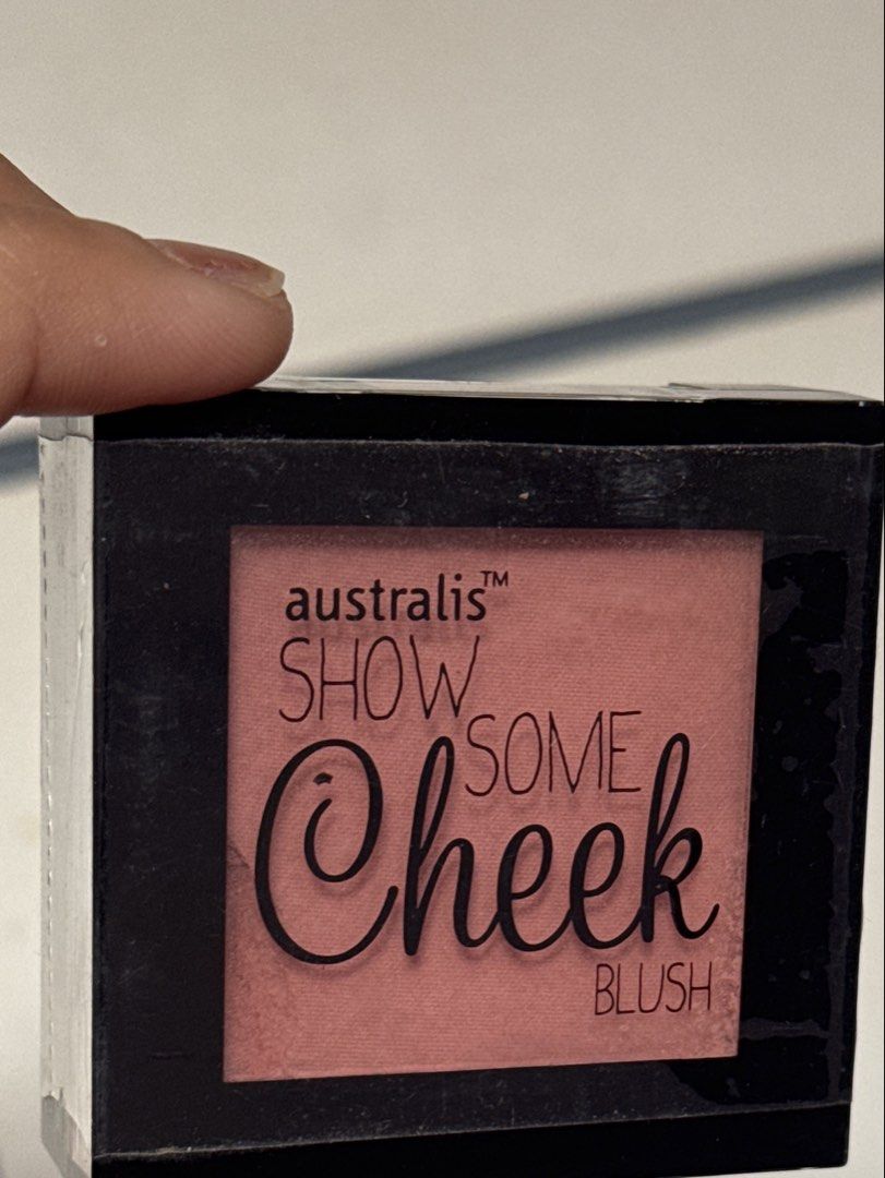 Australis Show Some Cheek Blush - Fame (Category: Makeup) located in Muntinlupa City. Submitted by Tins_preloved (Listing ID 1468718624, Image 1). Description: Australis Show Some Cheek blush in shade Fame. Still sealed in the original plastic wrapping. Landmark price tag attached showing P495.00. Compact powder cheek colour, great everyday shade. Unopened, straight from the store. Pls manage ur expectation.