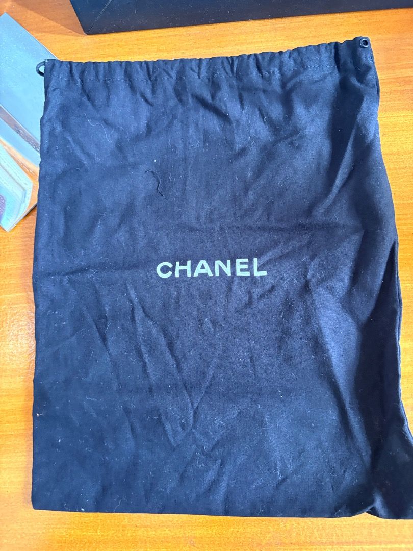 Auth chanel dust bag (Category: Luxury Bags & Wallets) located in Binan City. Submitted by magaebae0481790 (Listing ID 1468754267, Image 2). Description: .