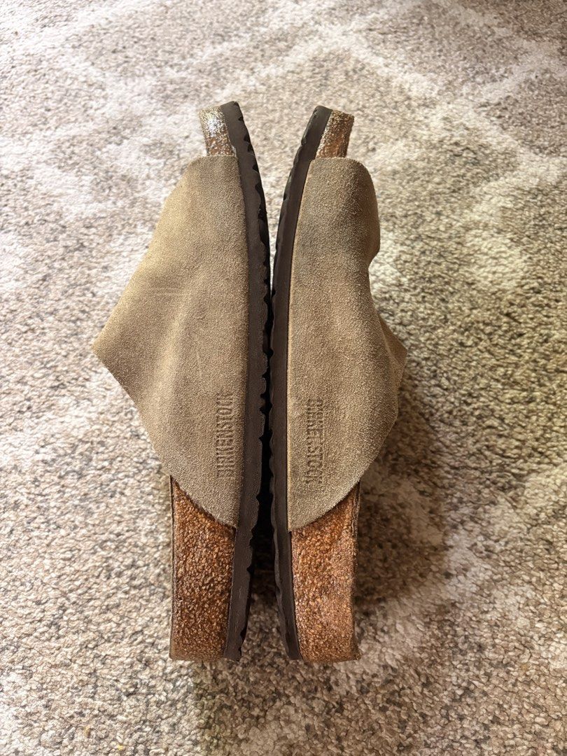 Auth Preloved Zurich Birkenstock (Category: Slippers & Slides) located in Paranaque City. Submitted by silentstone.dolphin (Listing ID 1468926047, Image 3). Description: Suede Leather.. Taupe Color.. Visible Print.. Brass Buckle.. Clean&Ready to Wear✅ Super Nice in Actual😍.