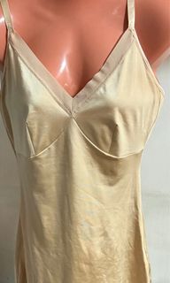 (Category: ) located in . Submitted by thrifty_trinkets_by_anais (Listing ID 1468855964, Image 1). Description: .