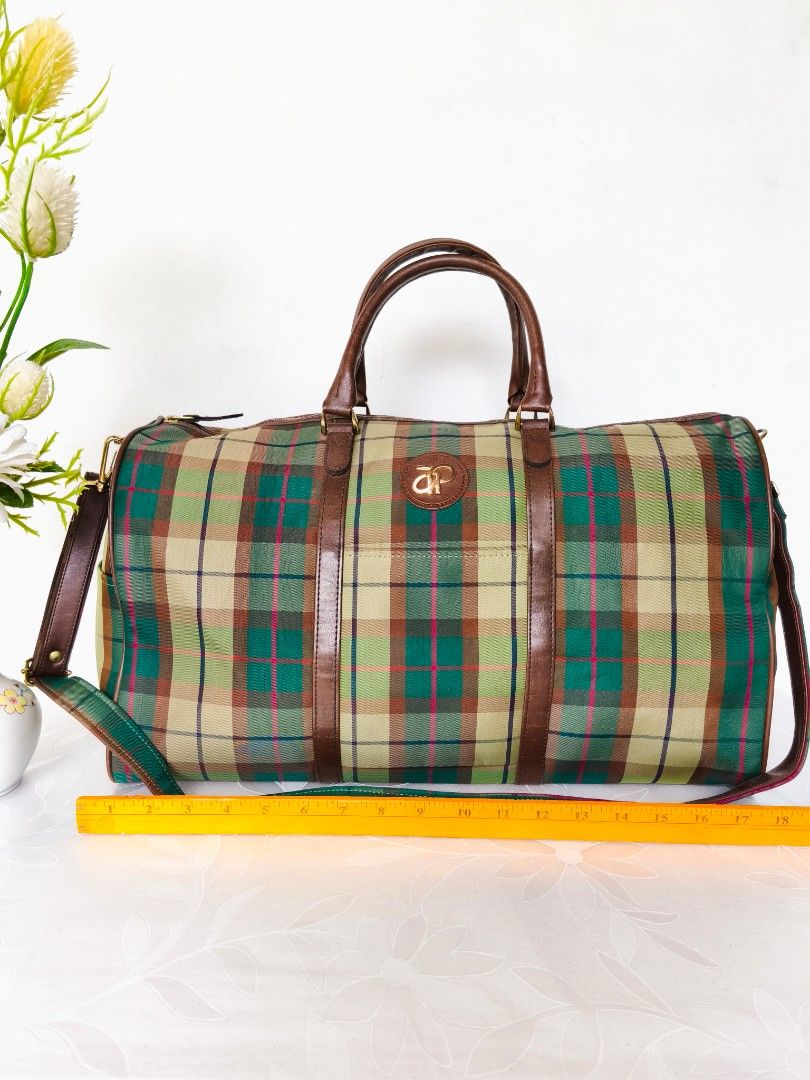 authentic Arnold Palmer vintage plaid duffel bag (Category: Cross-body Bags) located in Valenzuela. Submitted by sakura_japan_surplus (Listing ID 1468722929, Image 3). Description: 🌸 Sakura Japan Surplus | Preloved Bags from Japan 🌸 Good bags find good homes! ✨ Upgrade your travel style with this authentic Arnold Palmer vintage plaid duffel bag! Sourced directly from Japan, this iconic piece blends classic preppy aesthetic with practical functi