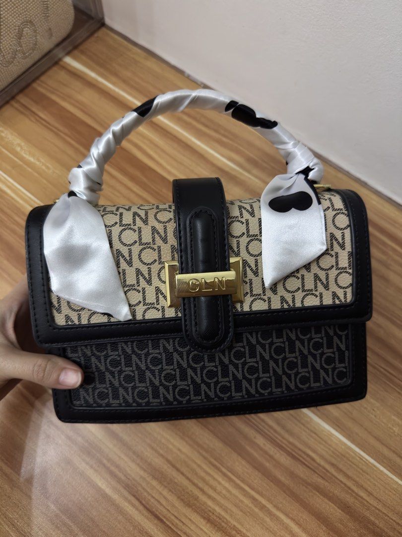 AUTHENTIC CLN Hand bag (Category: Shoulder Bags) located in Mexico. Submitted by alexacarts (Listing ID 1468916523, Image 1). Description: .