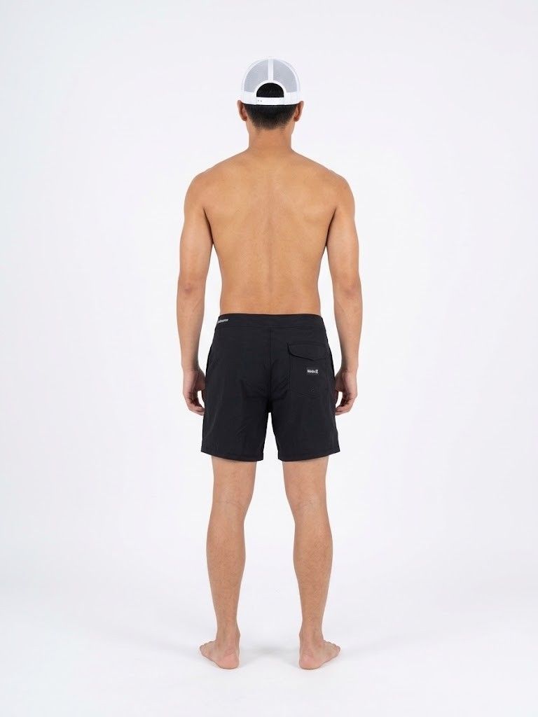 AUTHENTIC HURLEY PANTOM BOARDSHORT 3POCKETS (Category: Swim Trunks & Board Shorts) located in Cebu City. Submitted by kramarklegitseller_2022 (Listing ID 1468812979, Image 3). Description: HURLEY PANTOM BOARDSHORT ‼️4 WAY STRETCH ‼️ SIZE "34 LENGTH "15 (ABOVE THE KNEE) EXCELLENT CONDITION 9.7/10 COLORATE NO ISSUE NEED WASH 950+ SF CEBU LOCATION 📍 CAN SHIP NATIONWIDE 🚢🛫.