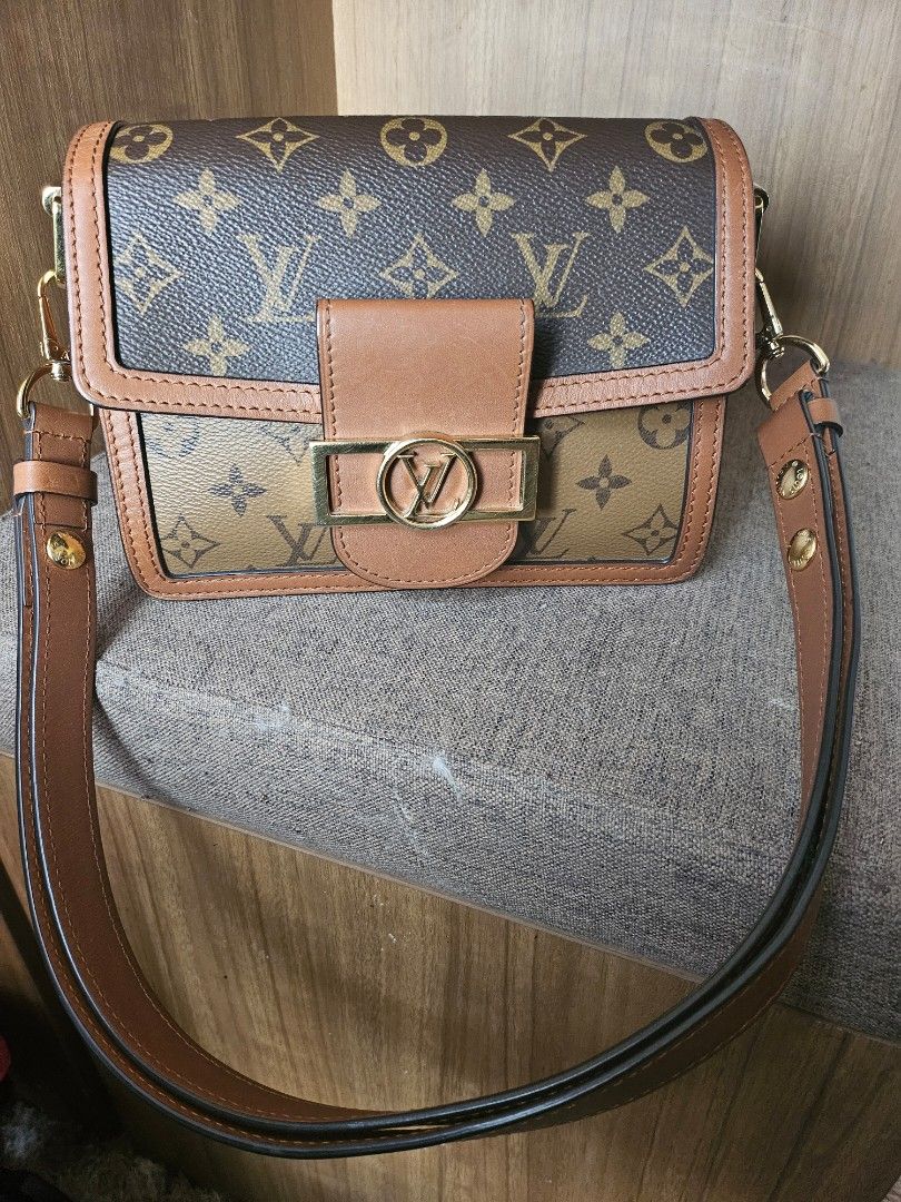Authentic Louis Vuitton Dauphine Mini Size (Category: Luxury Bags & Wallets) located in Antipolo. Submitted by frostymmer (Listing ID 1468826228, Image 1). Description: Authentic Louis Vuitton Dauphine Mini Size With dustbag In good condition with minor signs of usage.