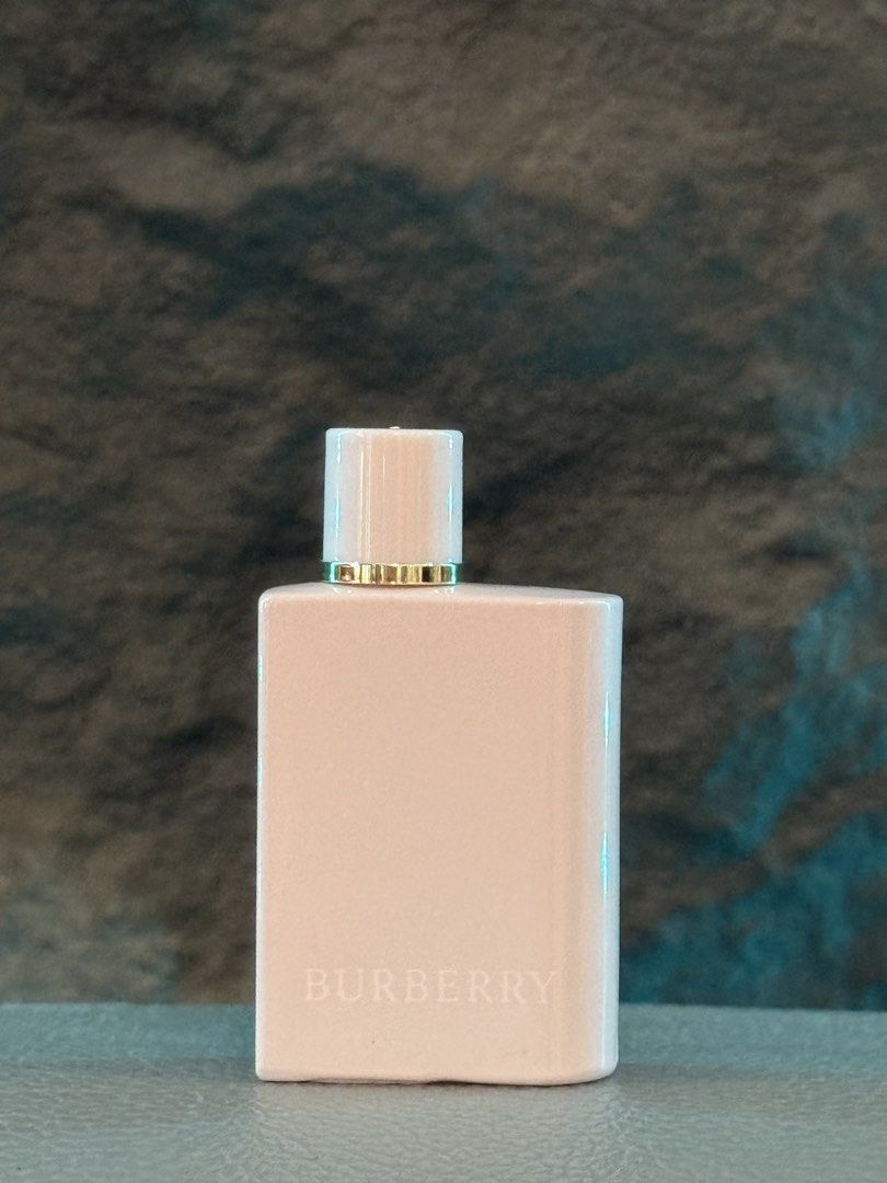 Authentic Mini Burberry Her 5ml (Category: Fragrance & Deodorants) located in General Santos City (Dadiangas). Submitted by pine.apaul (Listing ID 1468720484, Image 2). Description: Authentic Mini perfume From Sephora Canada No box .