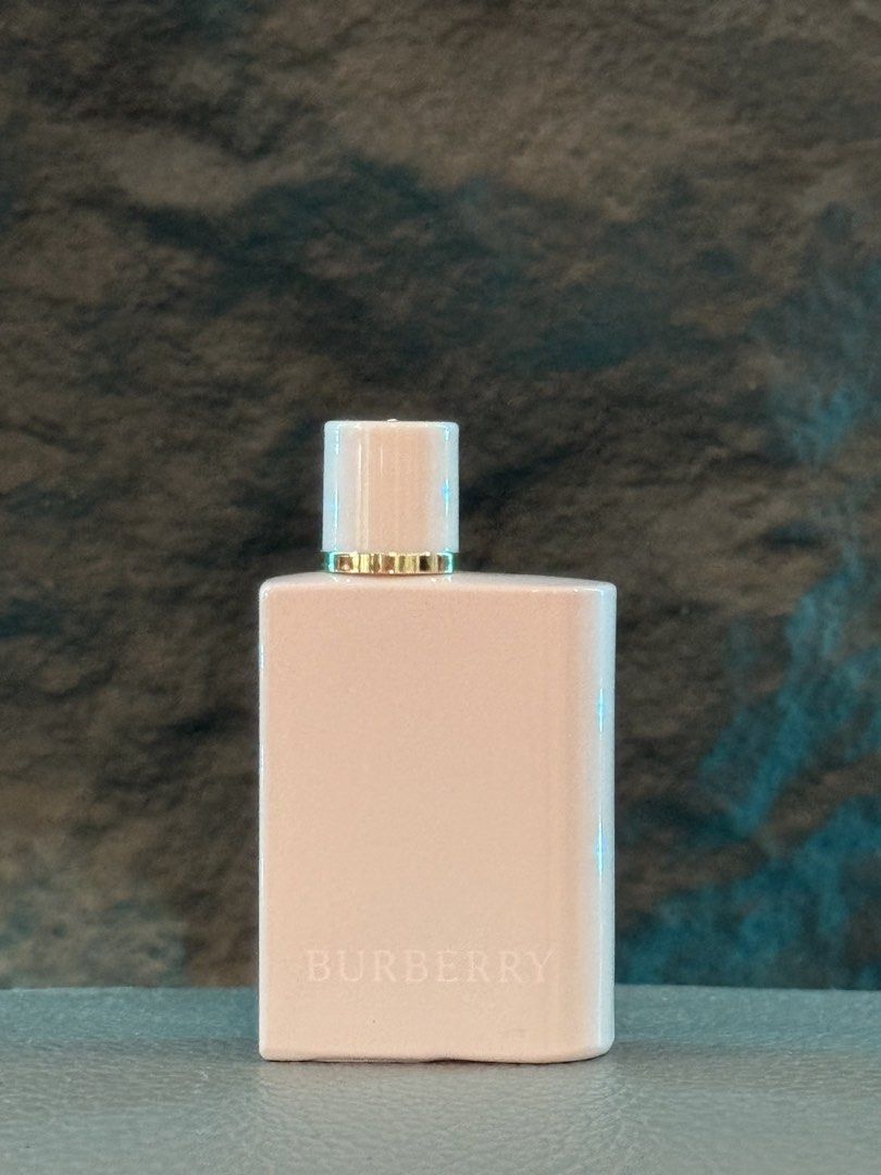 Authentic Mini Burberry Her 5ml (Category: Fragrance & Deodorants) located in General Santos City (Dadiangas). Submitted by pine.apaul (Listing ID 1468720484, Image 1). Description: Authentic Mini perfume From Sephora Canada No box .