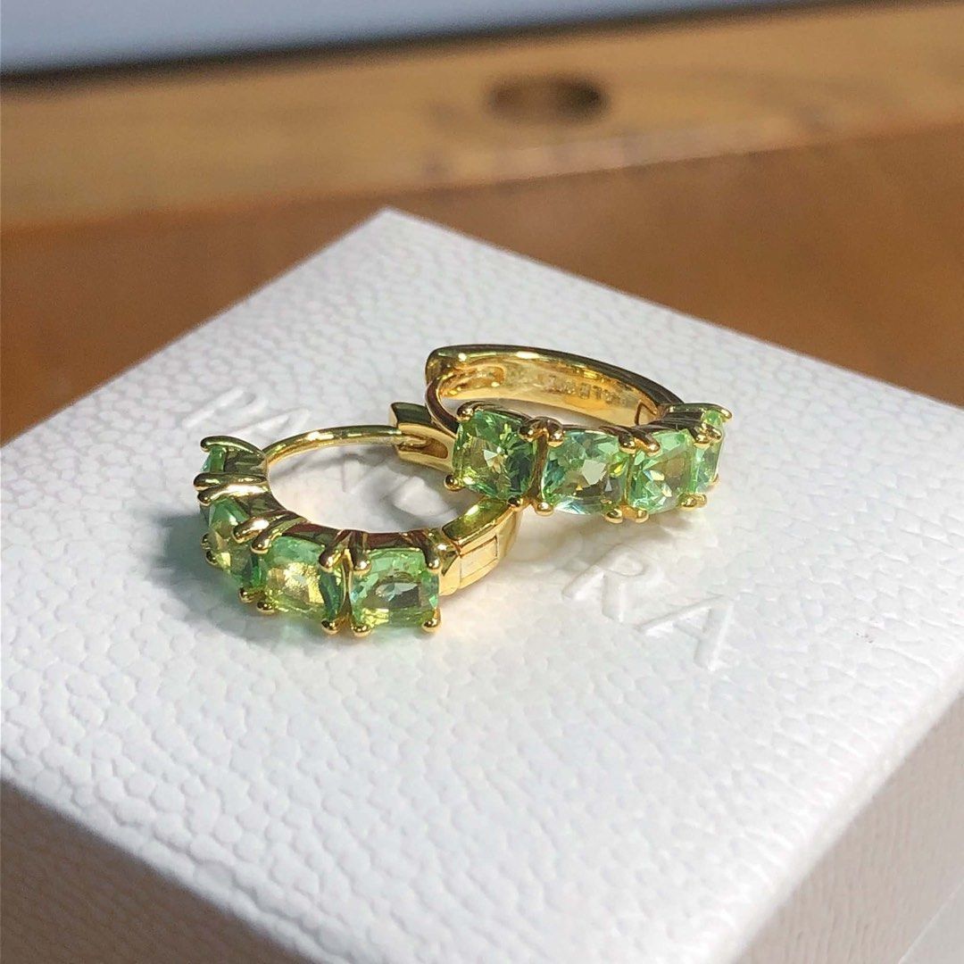 Authentic Pandora Green Hoop Earrings (Category: Earrings) located in Manila. Submitted by daintyjewels (Listing ID 1468873084, Image 1). Description: .