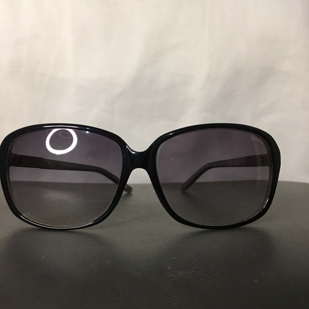 Authentic Paul Hueman Korean Designer Oversized Sunglasses (Category: Sunglasses & Eyewear) located in Makati City. Submitted by tasteofluxury (Listing ID 1468808957, Image 1). Description: Authentic Paul Hueman Korean Designer Oversized Sunglasses Sleek, chic Korean street style! Paul Hueman is a popular South Korean designer eyewear brand launched in 2009 by Bando Optical, known for blending classic vintage silhouettes with modern Parisian-insp