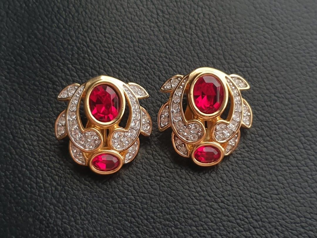 Authentic Swarovski Clip Earrings (Category: Earrings) located in Quezon City. Submitted by WasalakTwo (Listing ID 1468802271, Image 2). Description: Bought in Japan Authentic Excellent condition Clean and presentable Open for delivery nationwide.