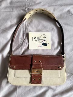 (Category: ) located in . Submitted by pursefaves (Listing ID 1468921976, Image 1). Description: .