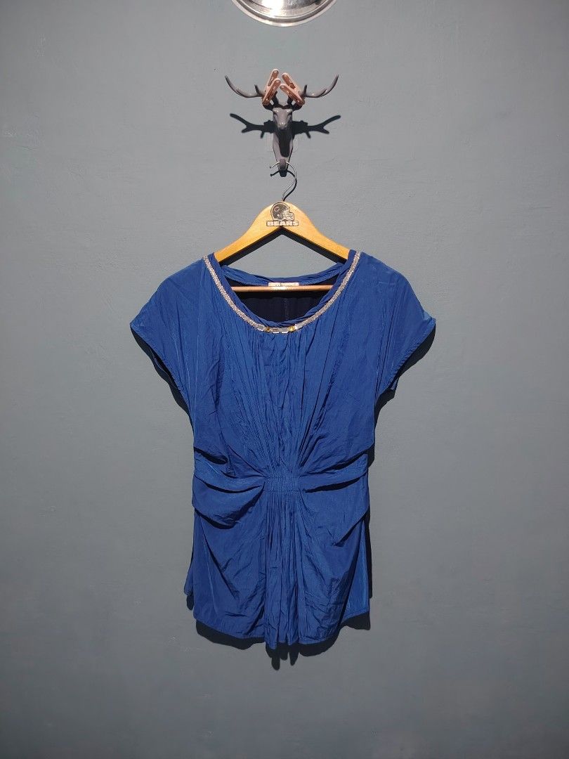 axes femme (Category: Blouses) located in Cavite. Submitted by lookksph (Listing ID 1468906296, Image 1). Description: FOR SALE - Brand: axes femme - Color: Blue - Size: M (Bust: 79-87 cm, Height: 154-162 cm) PM FOR MORE DETAILS MODE OF PAYMENT G CASH.