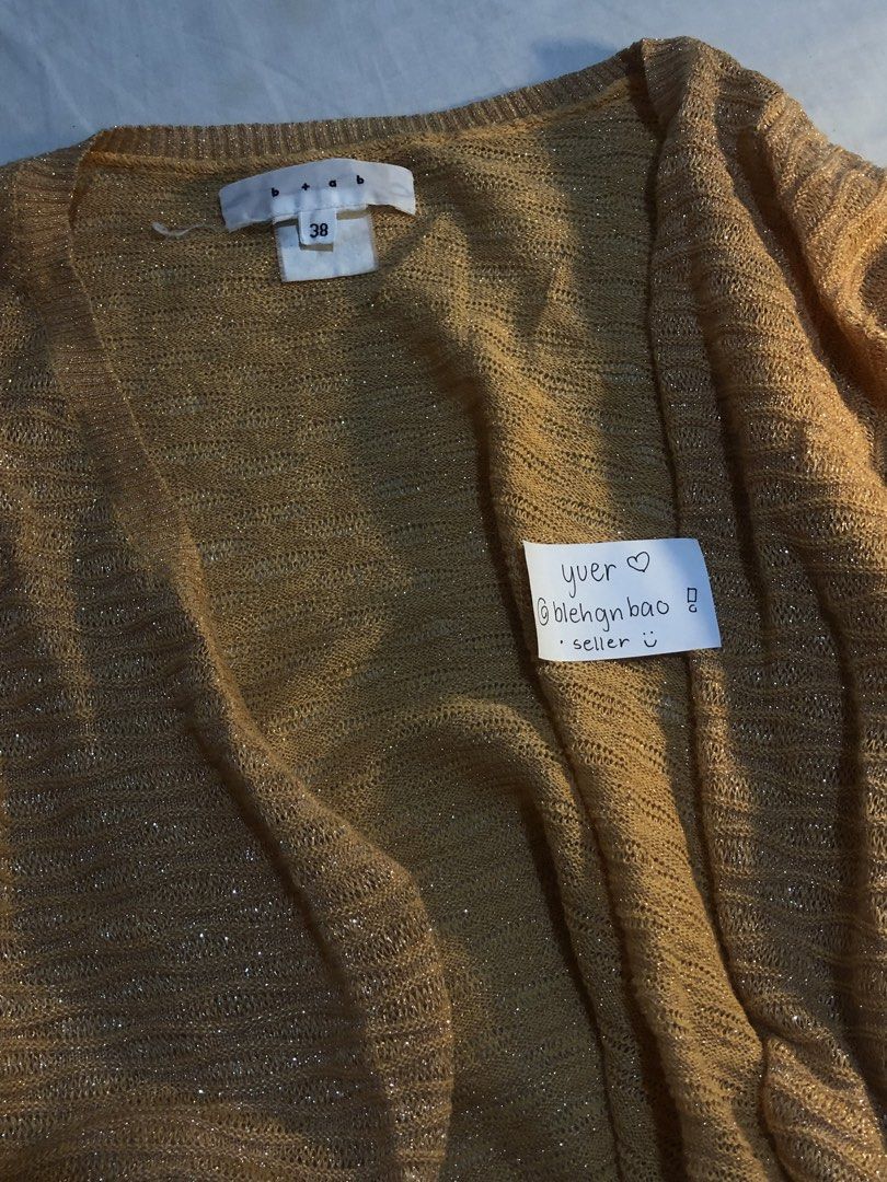 b+ab gold shimmer cardigan size 38 (Category: Coats, Jackets and Outerwear) located in Manila. Submitted by blehgnbao (Listing ID 1468766869, Image 2). Description: 🤍 from cavite area • only worn once •sparkly gold cardigan with open front • more metallic and shiny irl •auth b+ab top sf covered by buyer :) lalamove delivery & gcash payment only. dm for more details!.