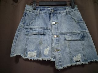 (Category: ) located in . Submitted by aemcloset (Listing ID 1468863547, Image 1). Description: .