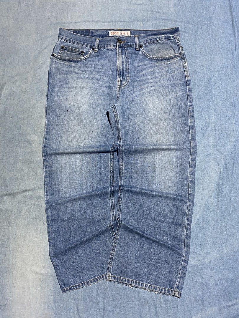 BAGGY STRAIGHT CUT MOSSIMO JEANS (Category: Jeans) located in General Santos City (Dadiangas). Submitted by project.fromera (Listing ID 1468868572, Image 1). Description: Baggy straight cut mossimo W: 36 L: 41.5 T: 14.5 H: 10.5 .