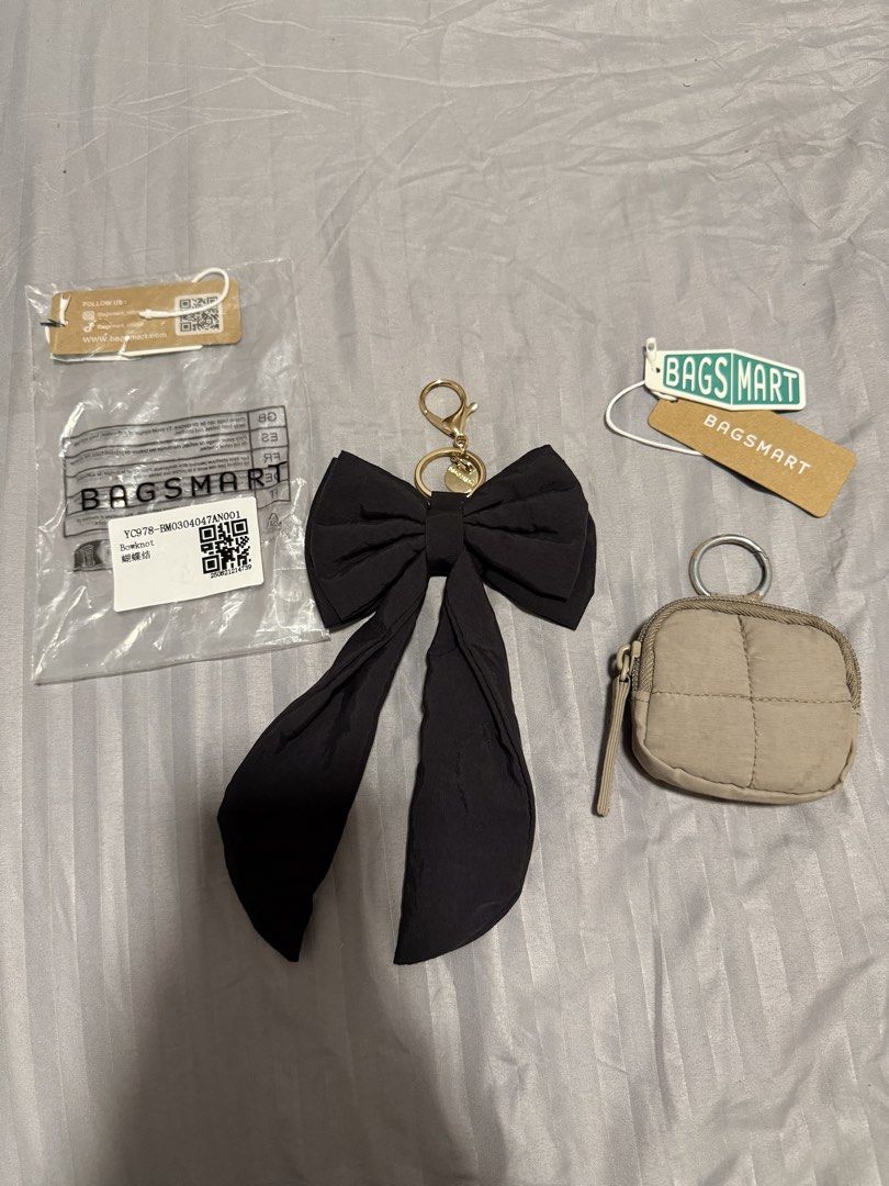 BAGSMART Bowknot & Coin Purse BUNDLE (Category: Purses & Pouches) located in Manila. Submitted by karizetto (Listing ID 1468861680, Image 2). Description: • LAST PRICE POSTED; selling low already • Selling as BUNDLE! •The Bowknot is unused • The Coin purse needs some cleaning.