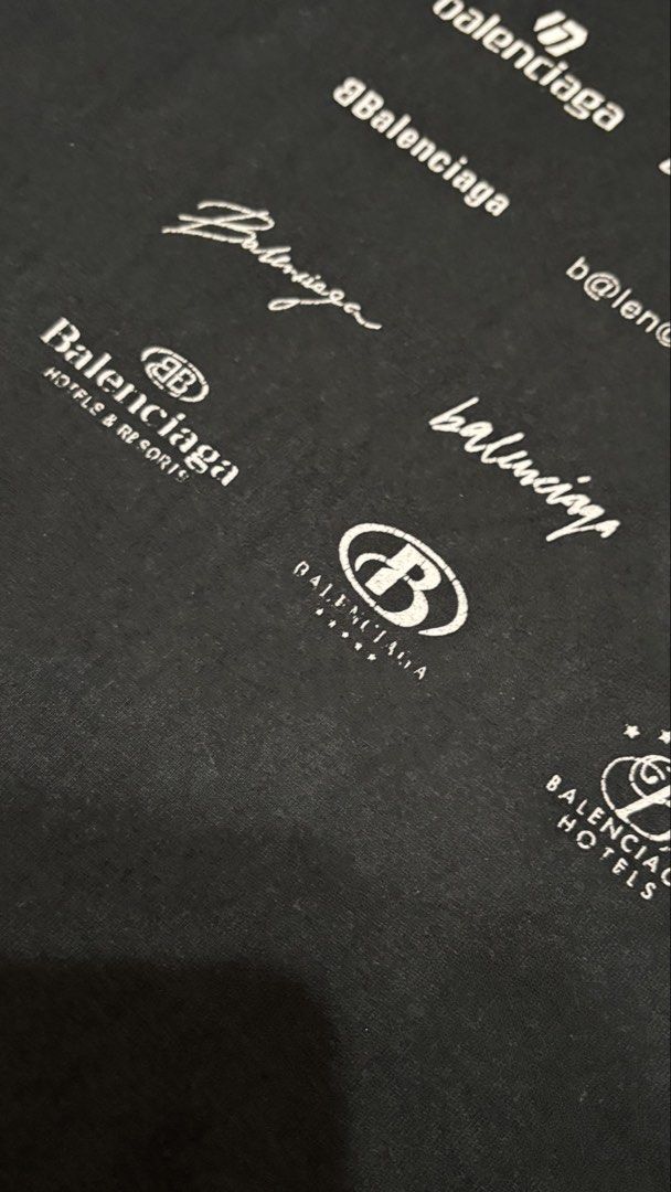 BALENCIAGA (Category: Luxury Apparel) located in Silang. Submitted by aljones64 (Listing ID 1468776131, Image 3). Description: .