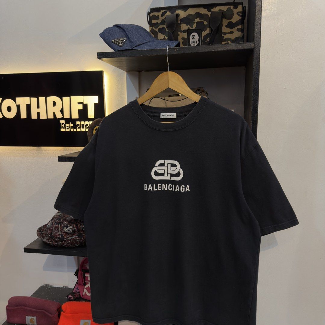 Balenciaga BB Logo Print Shirt (Category: Tshirts & Polo Shirts ) located in Manila. Submitted by jerichomal82553 (Listing ID 1468900789, Image 2). Description: Balenciaga BB Logo Print Shirt 23 by 28 Good Condition Complete Tags .