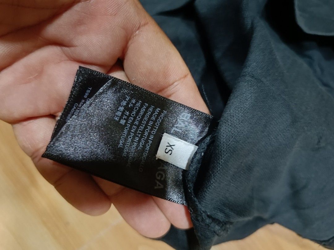 balenciaga embroidery logo (Category: Luxury Apparel) located in Manila. Submitted by jheizkiehi39708 (Listing ID 1468907642, Image 3). Description: balen excellent to new 9.9-10 no.issue small 22x27.