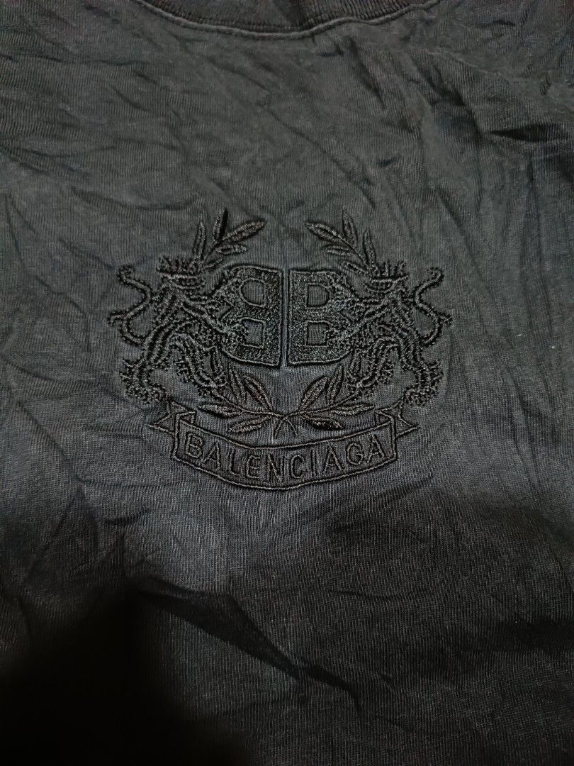 balenciaga embroidery logo (Category: Luxury Apparel) located in Manila. Submitted by jheizkiehi39708 (Listing ID 1468907642, Image 2). Description: balen excellent to new 9.9-10 no.issue small 22x27.