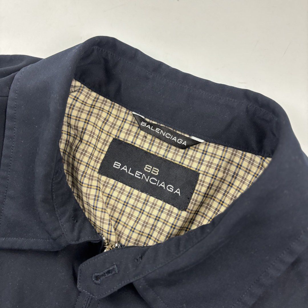 Balenciaga Harrington (Category: Coats, Jackets and Outerwear) located in Makati City. Submitted by ragrepository (Listing ID 1468732657, Image 2). Description: Balenciaga Harrington Fits XL Length- 28” Pit to pit- 24.5” Sleeves- 25” Shoulder-20” Condition-9/10 Flaw- 1 Missing cuff button .