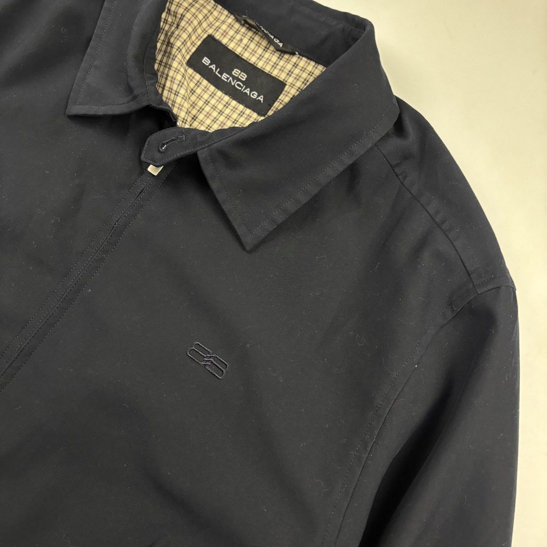 Balenciaga Harrington (Category: Coats, Jackets and Outerwear) located in Makati City. Submitted by ragrepository (Listing ID 1468732657, Image 3). Description: Balenciaga Harrington Fits XL Length- 28” Pit to pit- 24.5” Sleeves- 25” Shoulder-20” Condition-9/10 Flaw- 1 Missing cuff button .