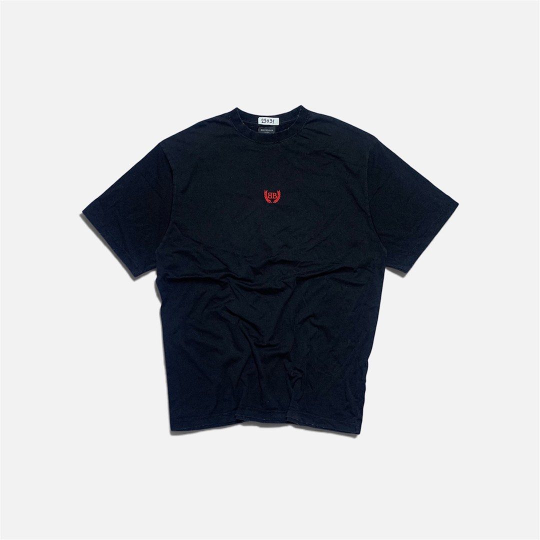 BALENCIAGA LAUREL LOGO DISTRESSED TEE (Category: Tshirts & Polo Shirts ) located in Cabanatuan. Submitted by _w2keed (Listing ID 1468818792, Image 1). Description: Size: L-XL (W23' x L31') Condition: 9.8/10 Color rate: 9.5/10 Issue/s: none -color may vary due to lighting .