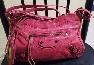 (Category: ) located in . Submitted by preloved119 (Listing ID 1468828534, Image 1). Description: .