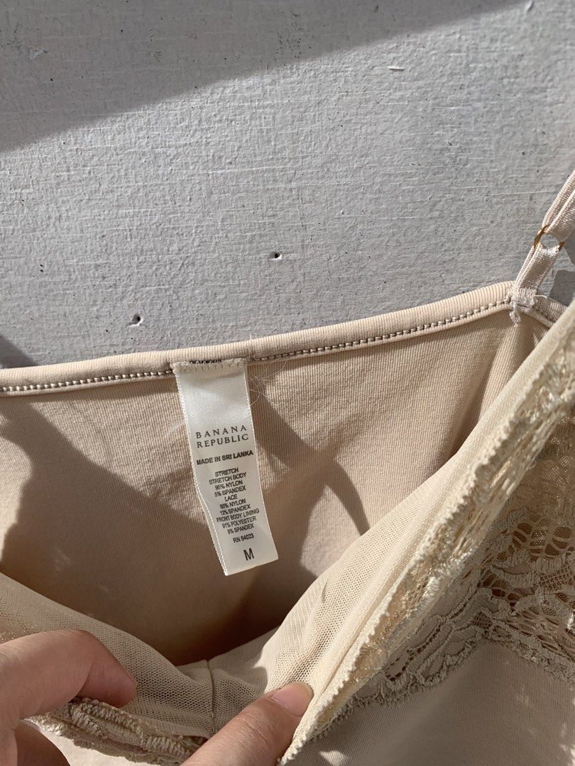 banana republic lace camisole (Category: Sleeveless) located in Muntinlupa City. Submitted by pink.poppies (Listing ID 1468767486, Image 3). Description: .