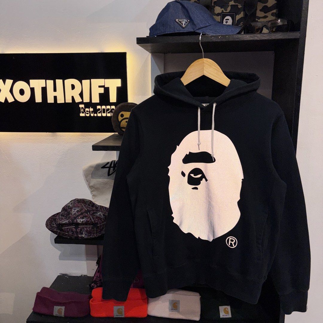 Bape Big Head Reflective (Category: Activewear) located in Rizal. Submitted by doyskie.star (Listing ID 1468735635, Image 1). Description: Bape big head reflective mirror 20.5 x 24 Complete tags Authentic.