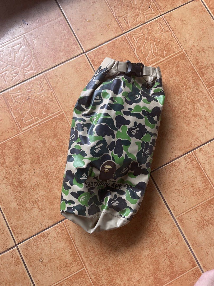 Bape Dry Bag (Category: Accessory Holder, Box & Organizers) located in Cebu City. Submitted by ajwrld (Listing ID 1468800320, Image 1). Description: Bape Dry Bag.