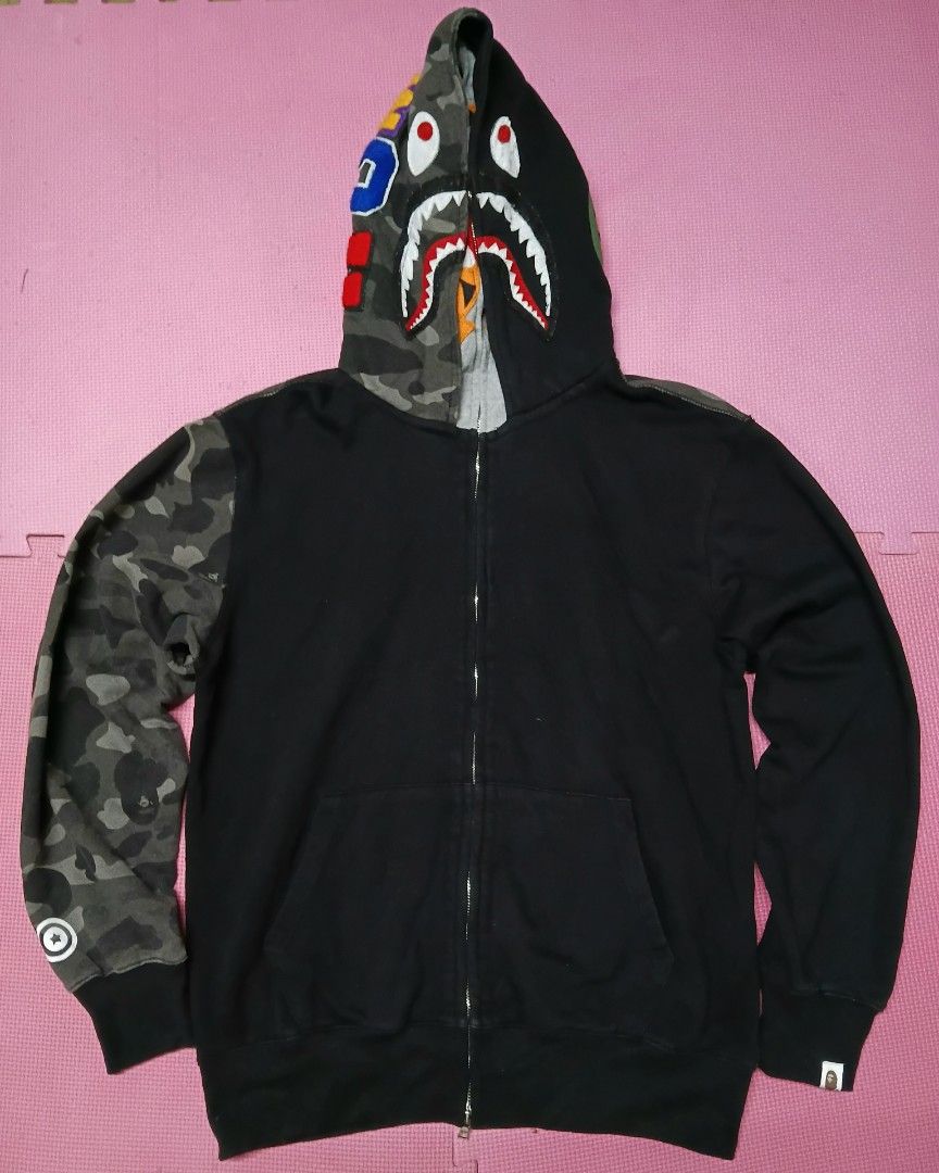 BAPESHARK HOODIE (Category: Hoodies) located in Manila. Submitted by 6ram9 (Listing ID 1468848279, Image 1). Description: no issue Excellent Condition 22x26 dimes.