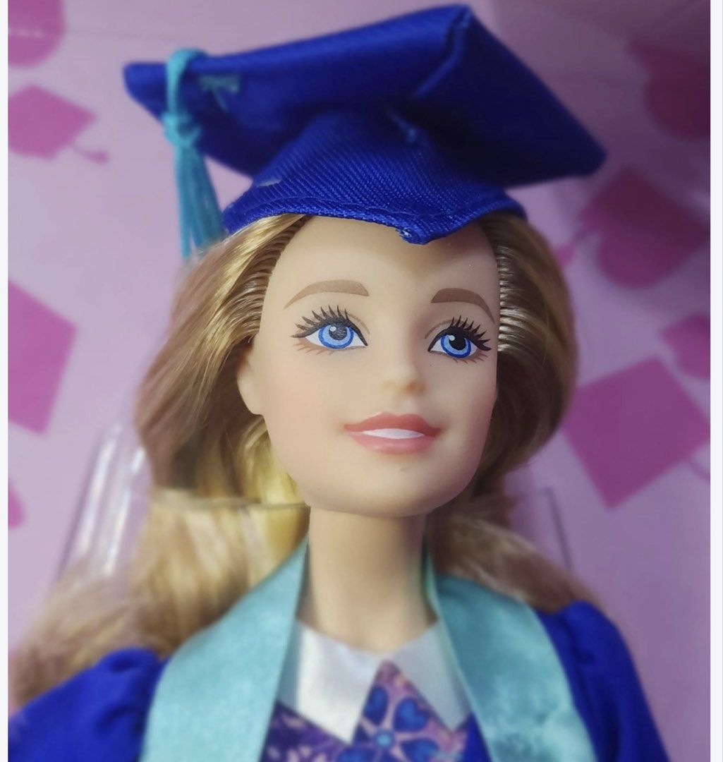 Barbie HEAD only (Category: Figurines & Statues) located in Manila. Submitted by ea0113 (Listing ID 1468739744, Image 1). Description: Head only, Barbie graduation in Blue gown .