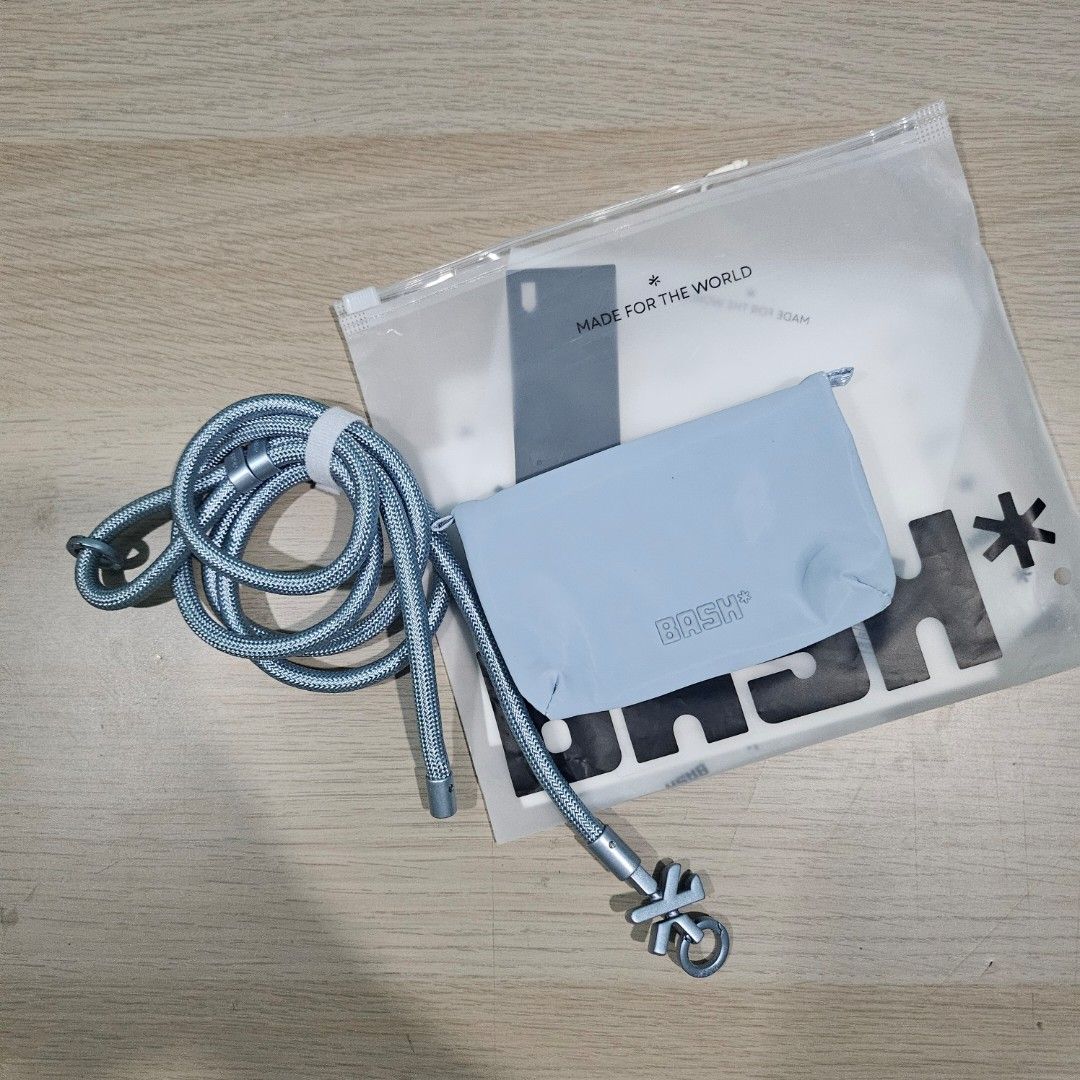 Bash Mini Cache Wallet in Frost (Category: Wallets & Card holders) located in Quezon City. Submitted by arydeclutters (Listing ID 1468828930, Image 1). Description: used only once rfs: d ko masyado type LAST PRICE POSTED!! QC area MOP: GCash, Maya, GoTyme MOD: JNT, Lalamove, LBC ONLY SF shouldered by buyer.