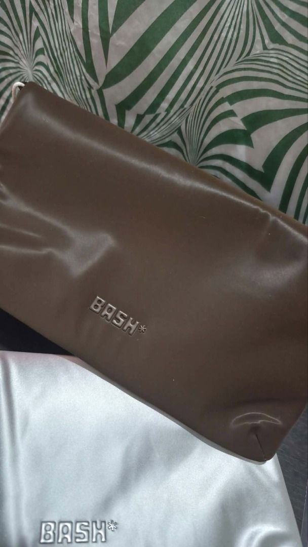 Bash Zub Zero Cache Long Wallet (Category: Purses & Pouches) located in Pasig City. Submitted by loveMYshop2022 (Listing ID 1468743495, Image 2). Description: Bash Zub Zero Cache Long Wallet NO TO FAKE / DUPLICATE ITEMS ✔️ORIGINAL ✔️BRANDNEW ✔️Limited Offer / limited Stocks Only Price for Each Item 👍ready for pick up / on hand _ available 👍Location Pasig City 👍MOP Gcash / Maya / Gotyme / 👍CC Payment QRPH + 30.00 👍Feel FREE to Send Us DM -Dir