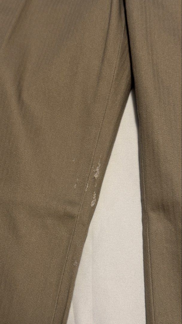 Beige Pants (Category: Jeans) located in Makati City. Submitted by goldcn (Listing ID 1468801840, Image 2). Description: W/ minor flaw (see photo).